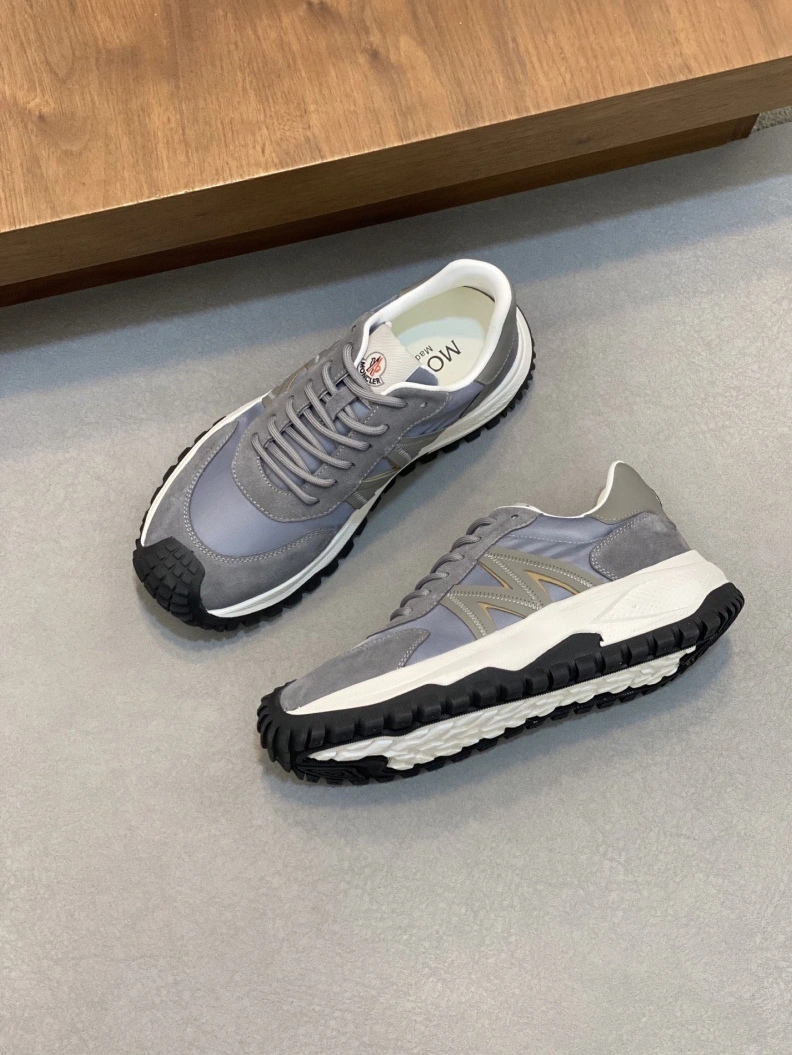 WellDesigned Mxnclxr Sneakers 197234
