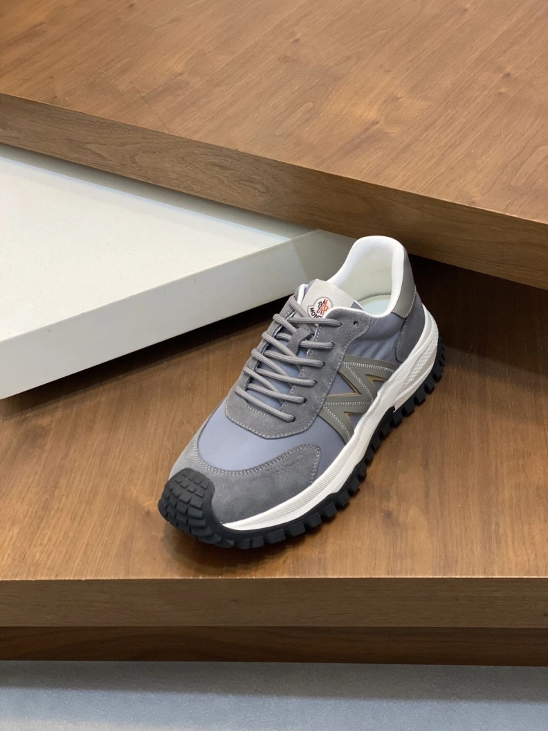 WellDesigned Mxnclxr Sneakers 197234