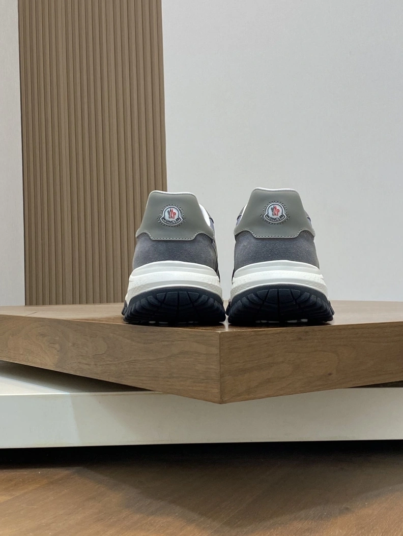 WellDesigned Mxnclxr Sneakers 197234