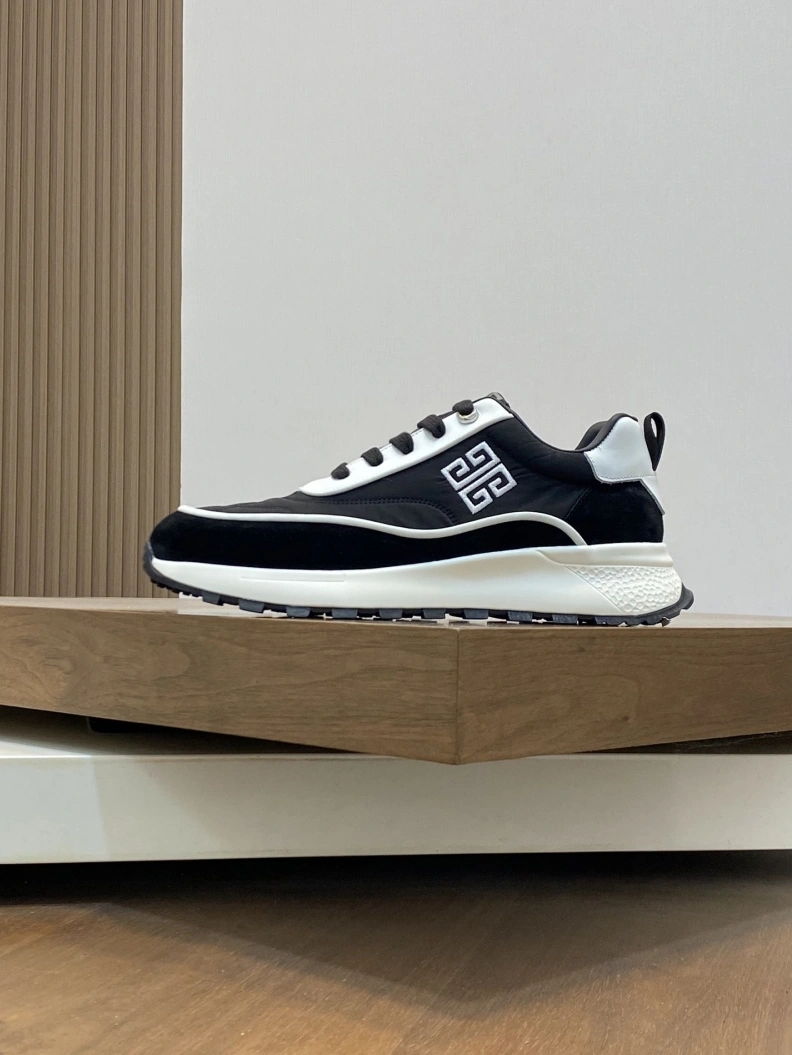 Gxvxnchy Sneakers UrbanStyle 152144