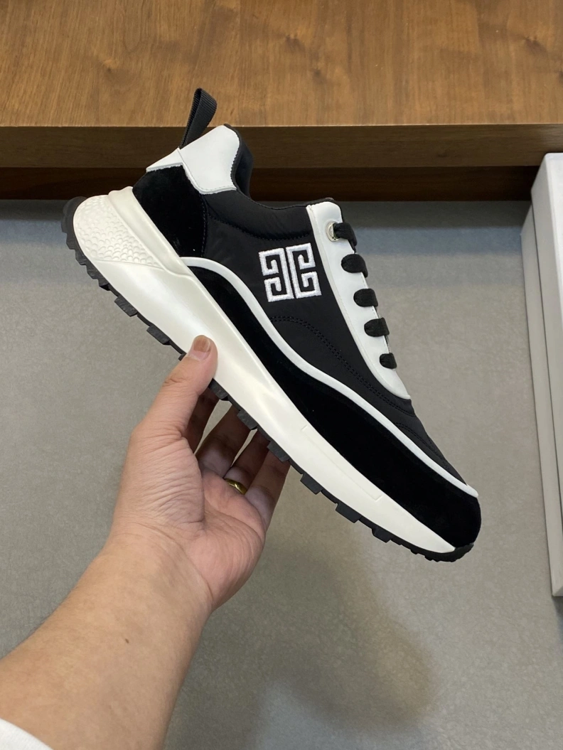 Gxvxnchy Sneakers UrbanStyle 152144