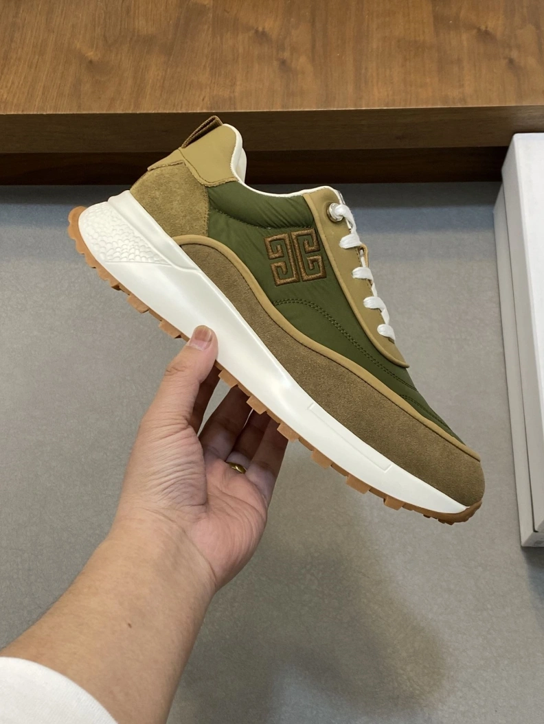 NewStyle Gxvxnchy Sneakers 152141