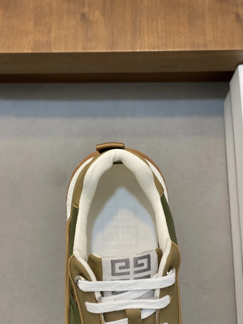 NewStyle Gxvxnchy Sneakers 152141