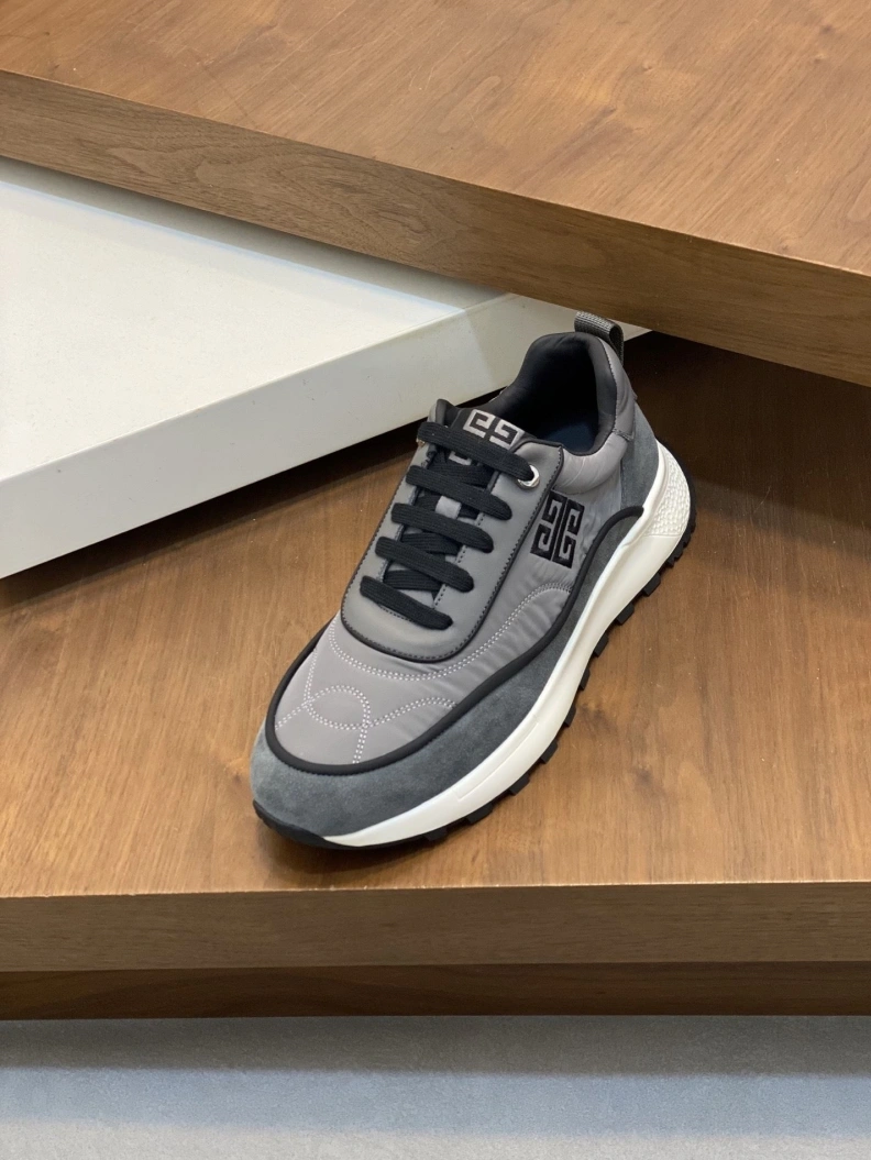 Popular Gxvxnchy Sneakers 152153