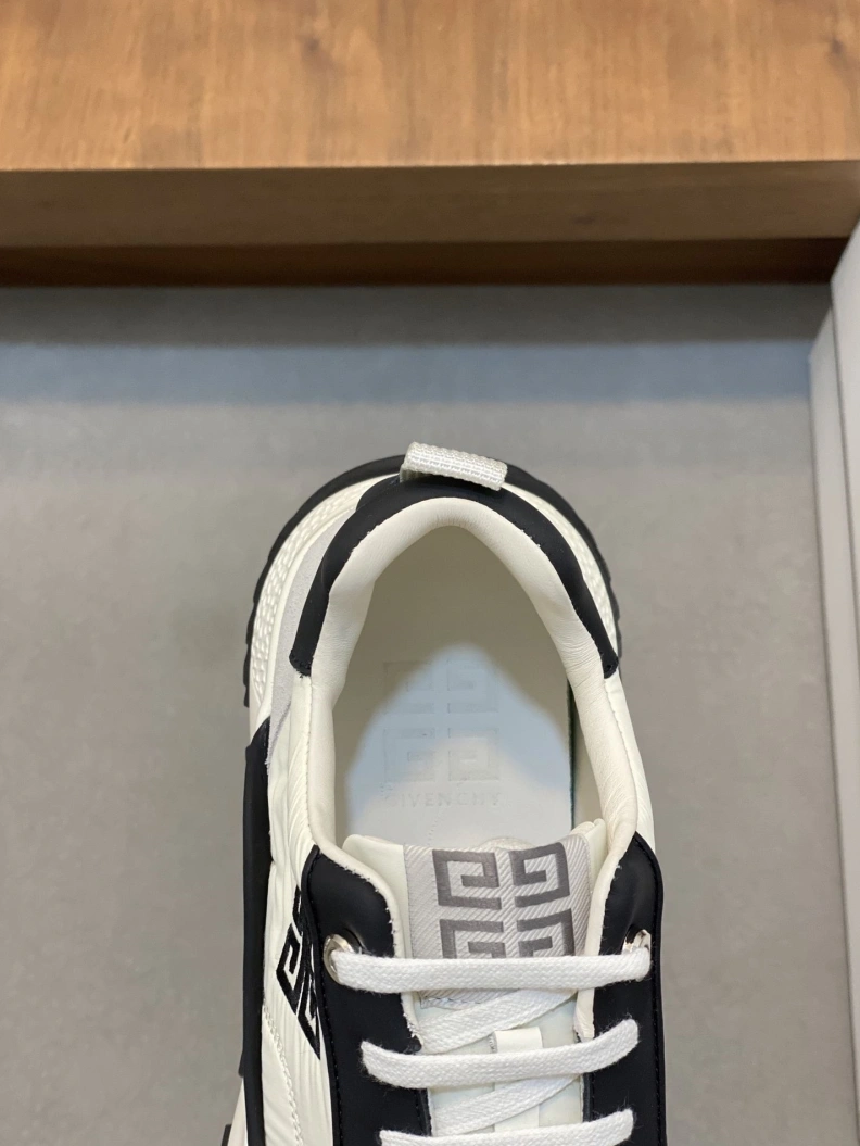 Gxvxnchy Sneakers Vibrant 152143