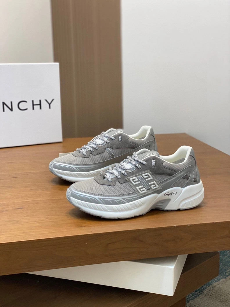 Gxvxnchy Sneakers Elegant 152154