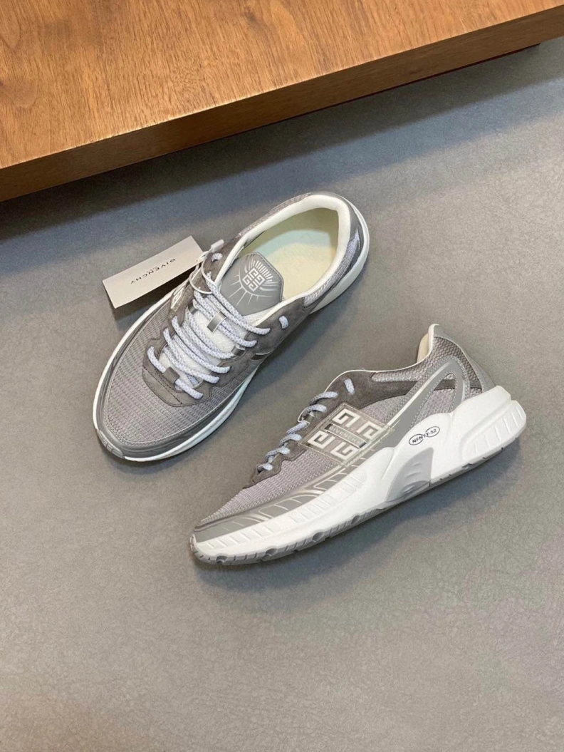 Gxvxnchy Sneakers Elegant 152154
