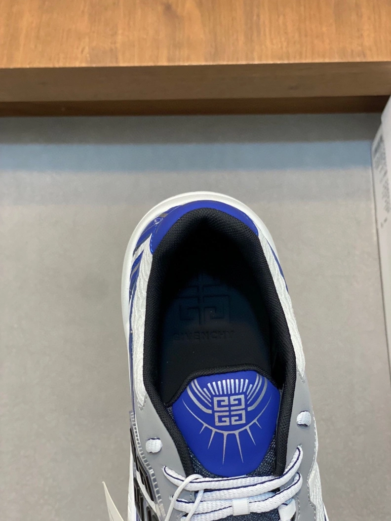 Durable Gxvxnchy Sneakers 152135