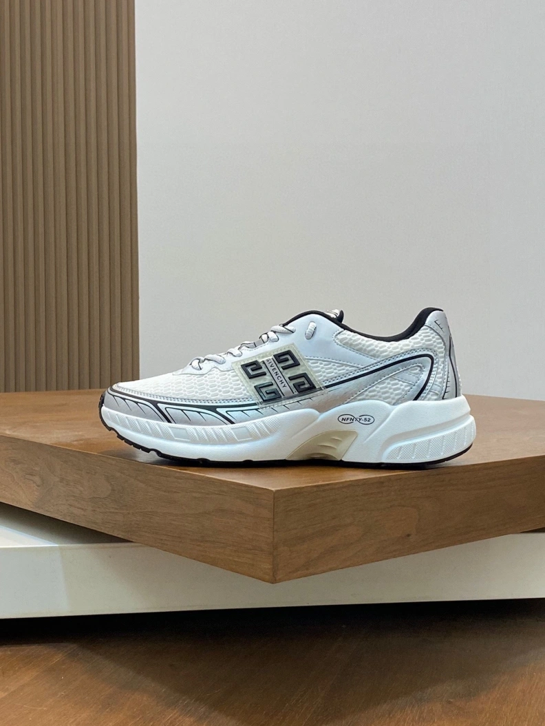 Fashionable Gxvxnchy Sneakers 152142