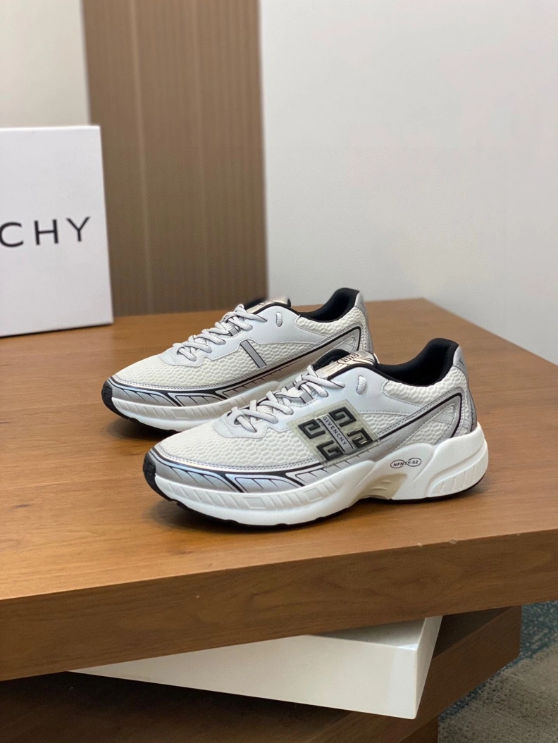 Fashionable Gxvxnchy Sneakers 152142