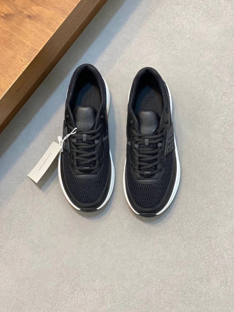 Gxvxnchy Sneakers EasyMatch 152132