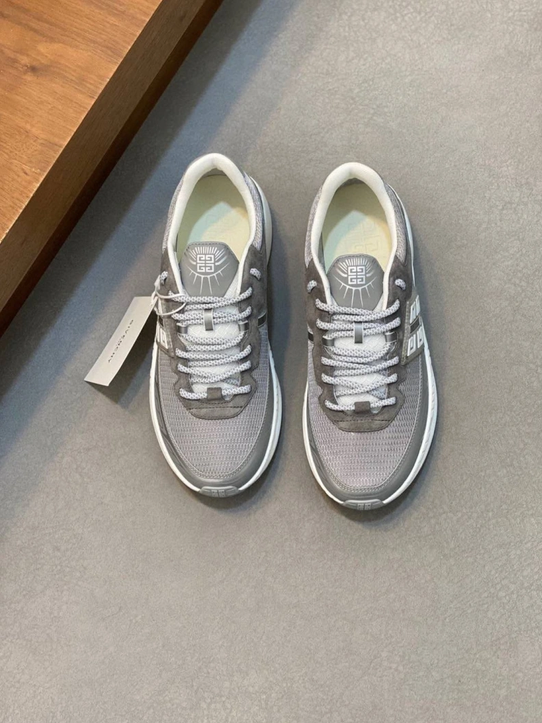 Gxvxnchy Sneakers Unique 152139