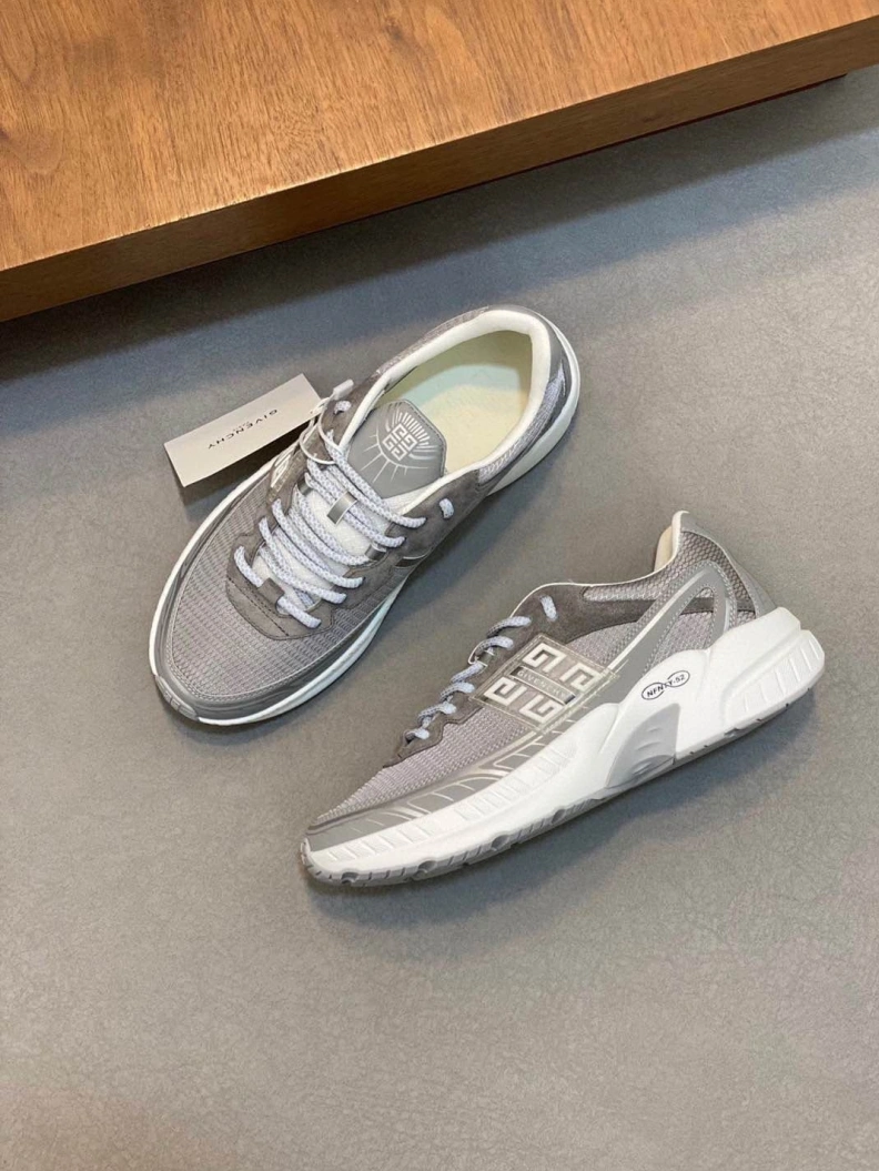 Gxvxnchy Sneakers Unique 152139