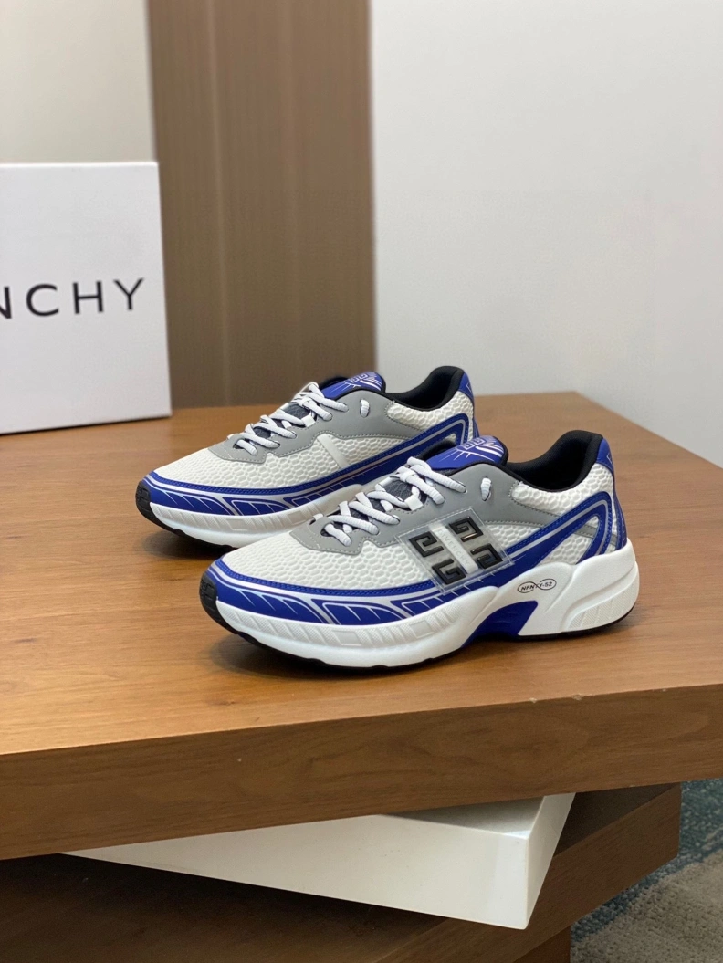 Popular Gxvxnchy Sneakers 152133