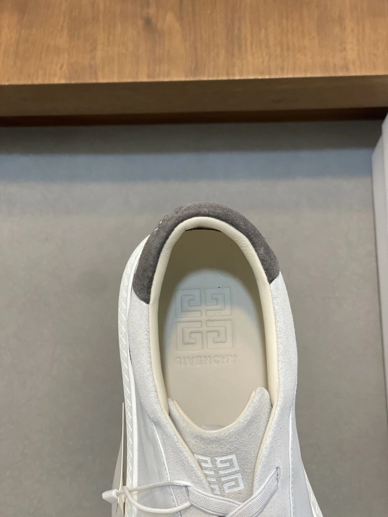 Gxvxnchy Sneakers Cozy 152134