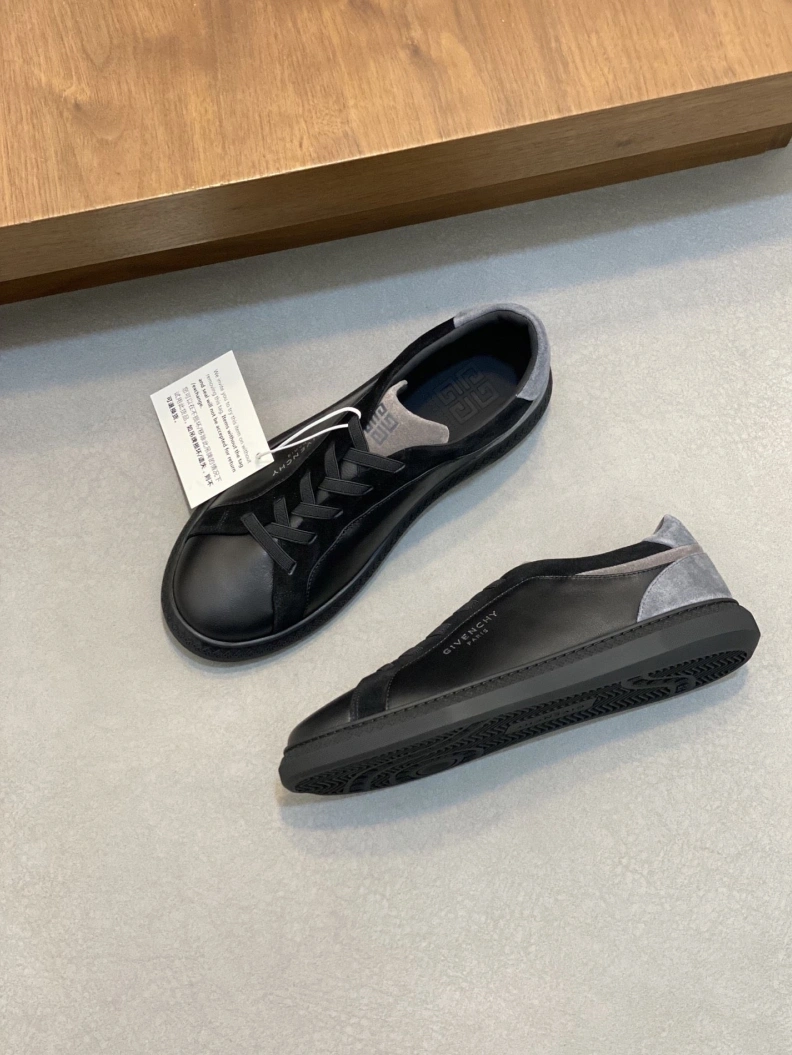Cozy Gxvxnchy Sneakers 152129