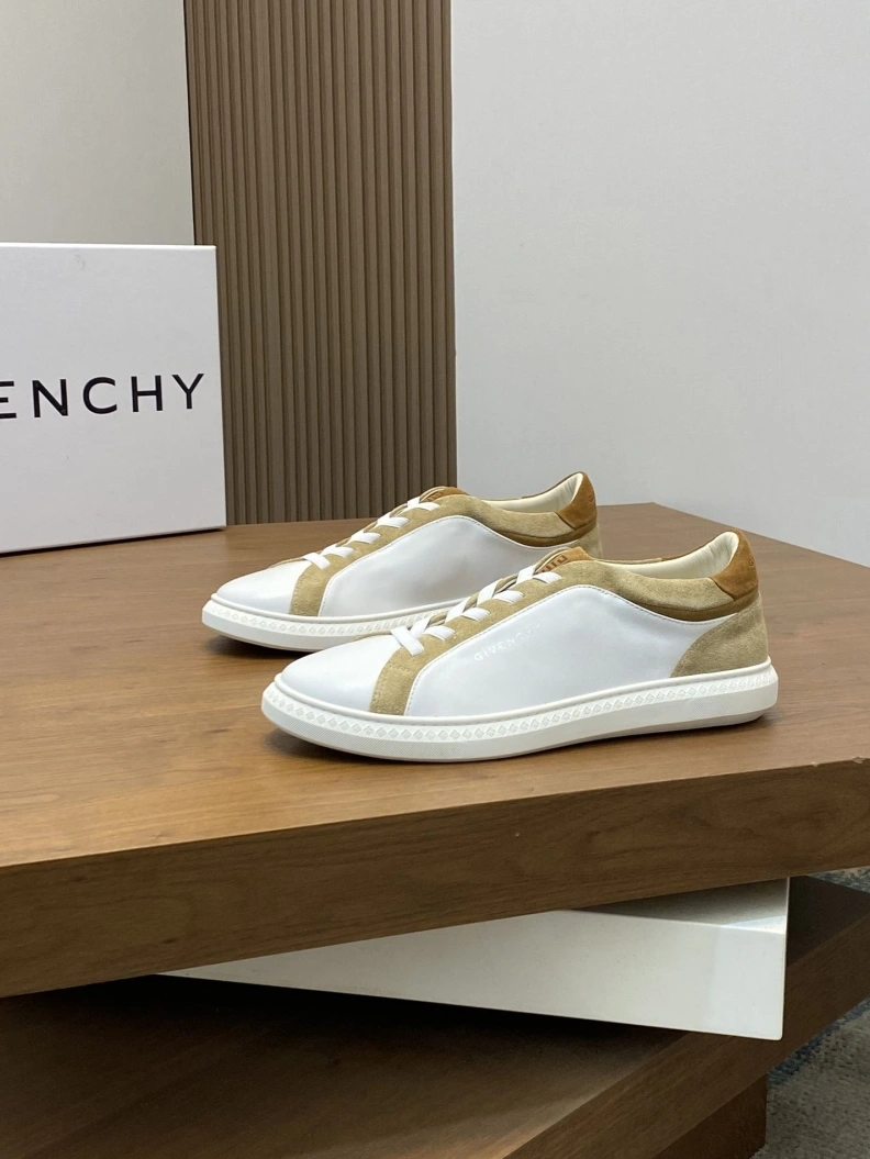 Bold Gxvxnchy Sneakers 152128