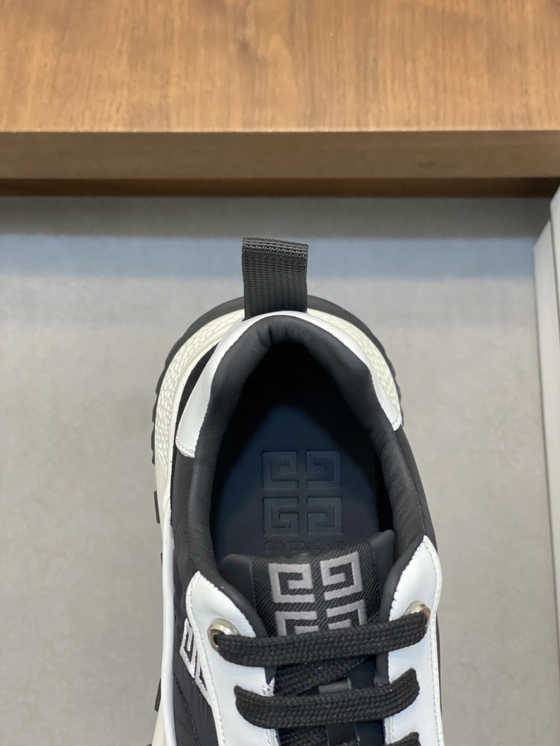 Gxvxnchy Sneakers SmartChoice 152127