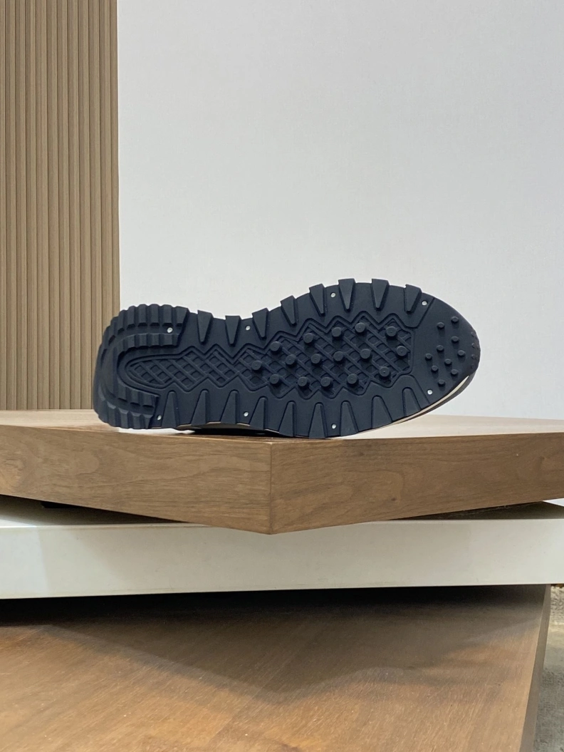 Affordable Gxvxnchy Sneakers 152125