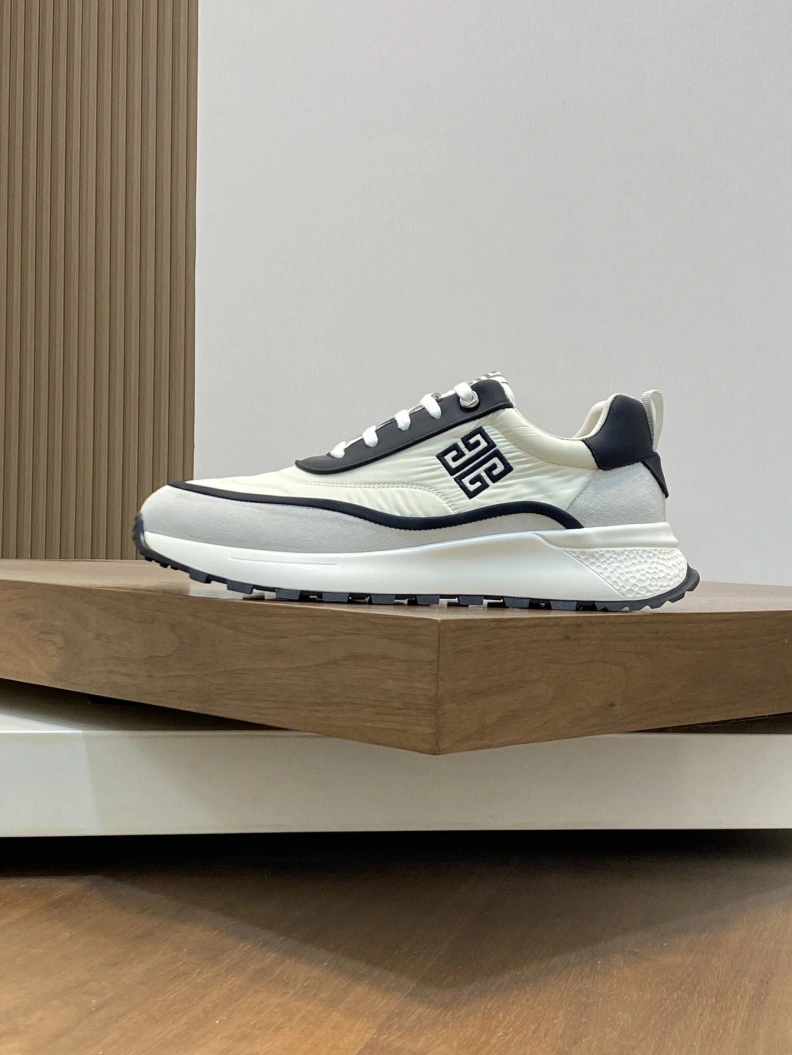 Gxvxnchy Sneakers DailyWear 152124