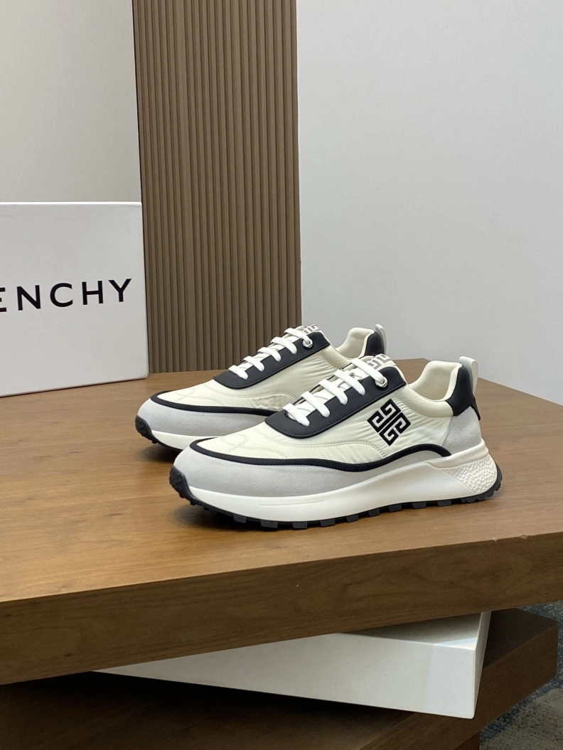 Gxvxnchy Sneakers DailyWear 152124