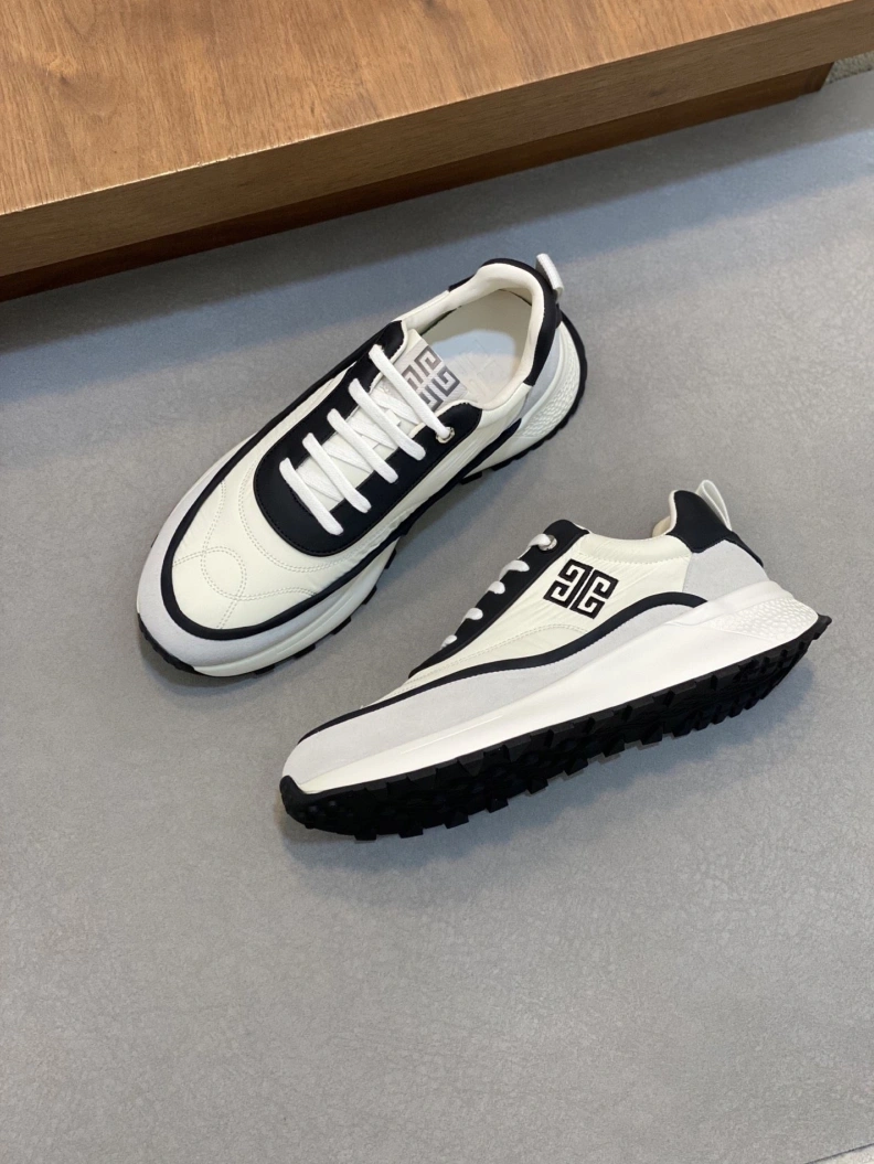 Gxvxnchy Sneakers DailyWear 152124