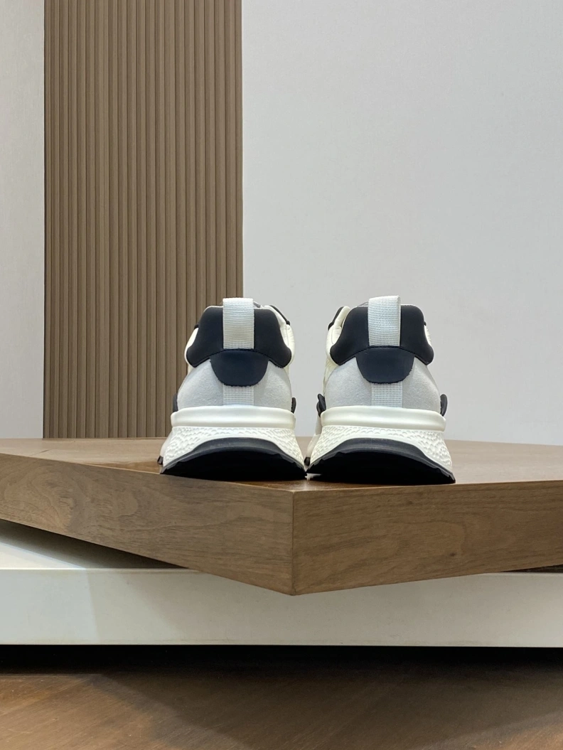 Gxvxnchy Sneakers DailyWear 152124