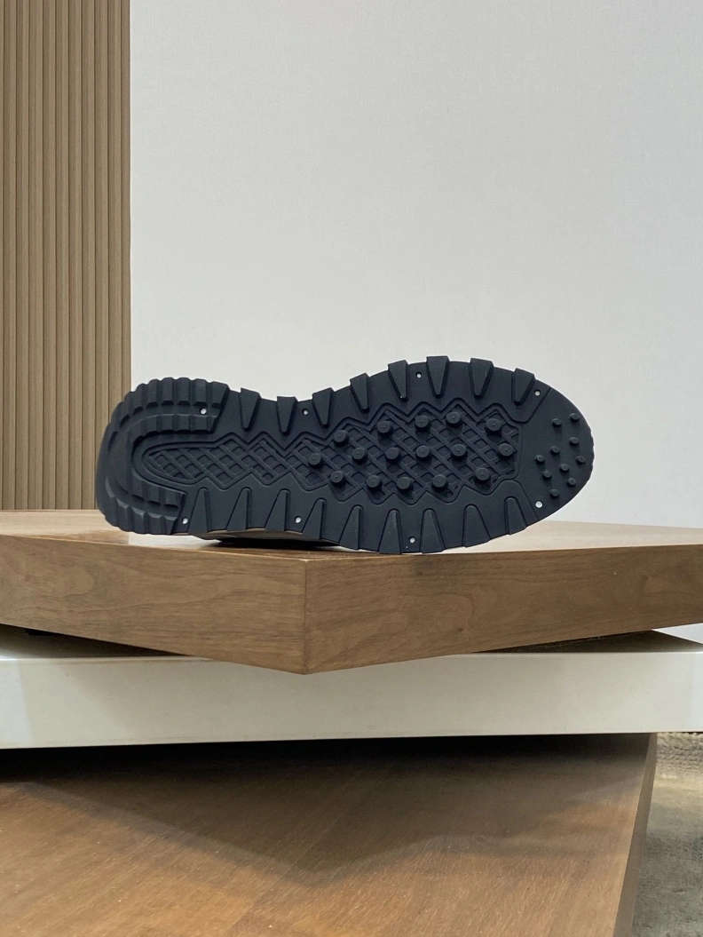 Gxvxnchy Sneakers DailyWear 152124