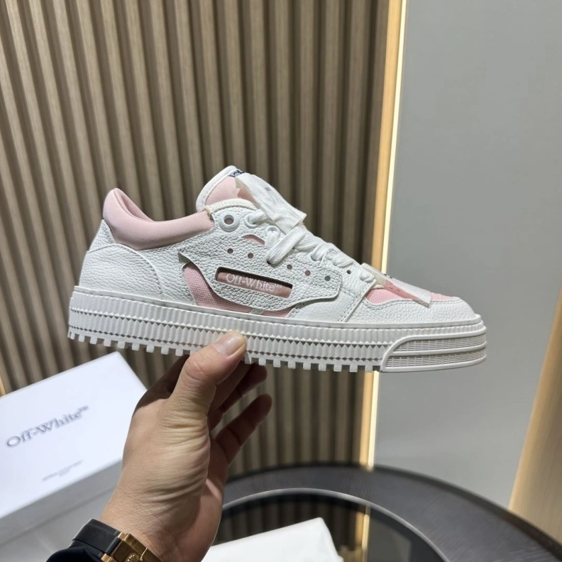 WellDesigned Off-Whxtx Sneakers 207745