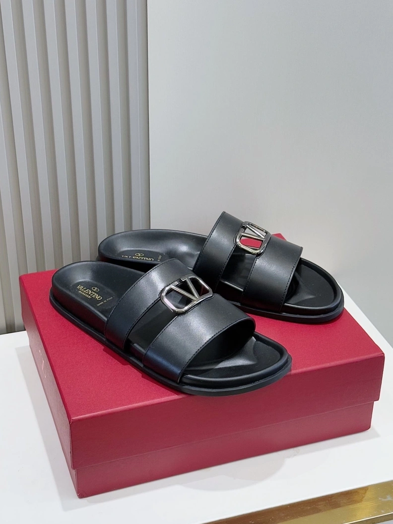 Timeless Vxlxntino Slippers 229145