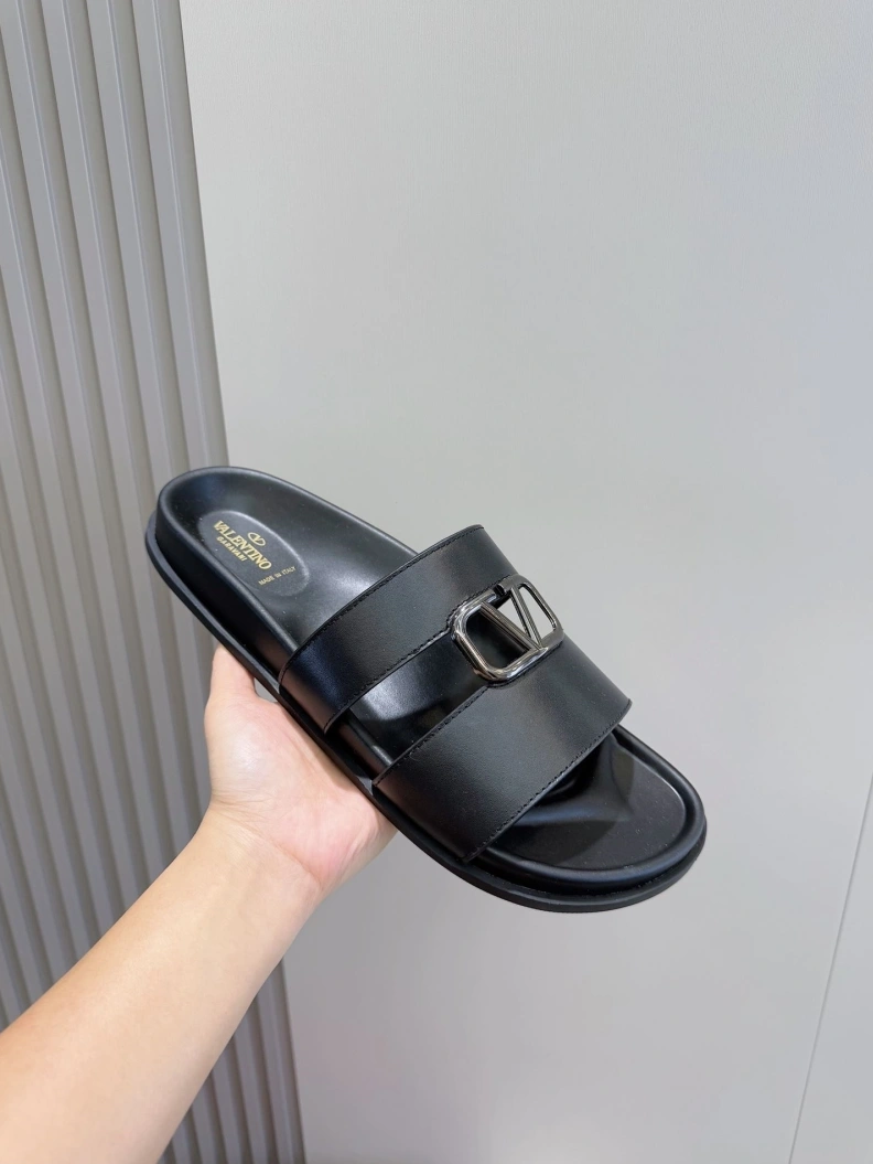 Timeless Vxlxntino Slippers 229145