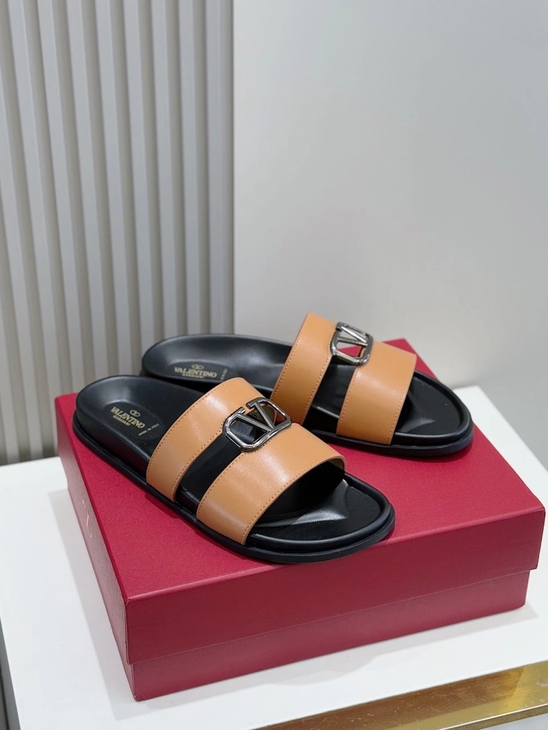 GoodFit Vxlxntino Slippers 229137