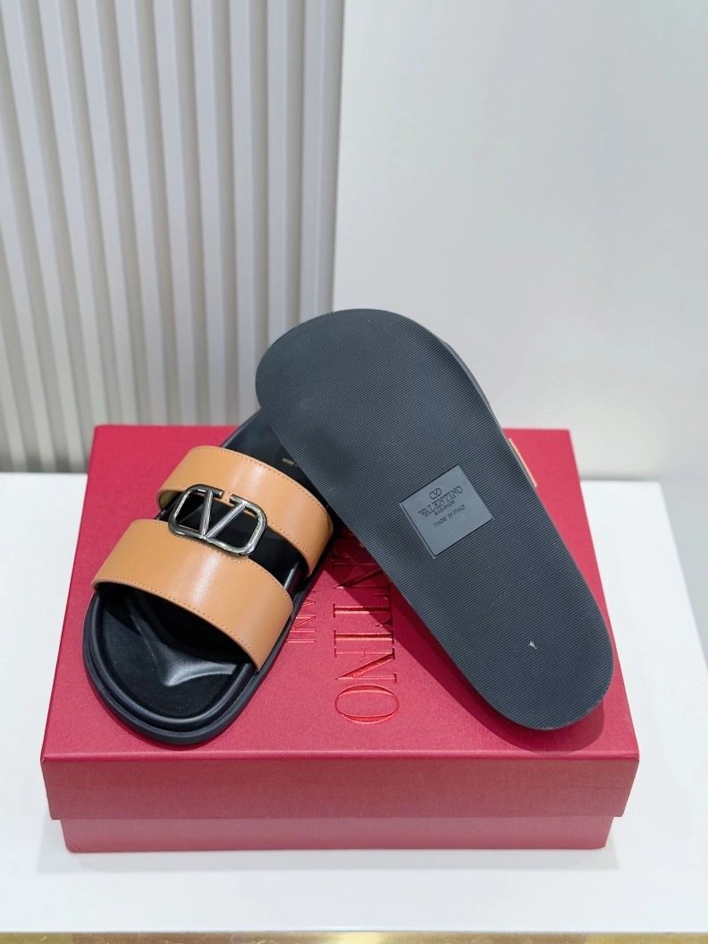GoodFit Vxlxntino Slippers 229137