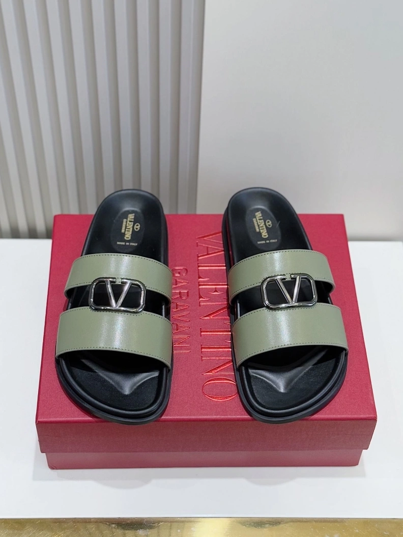 Bold Vxlxntino Slippers 229153