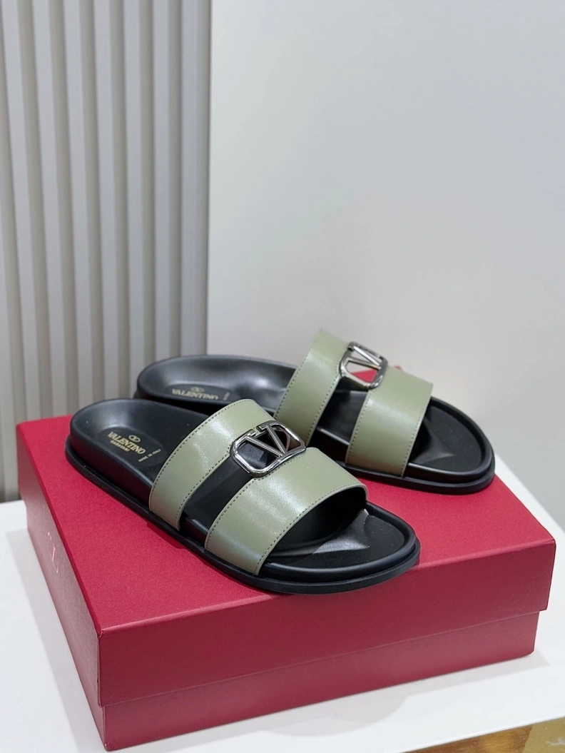 Bold Vxlxntino Slippers 229153