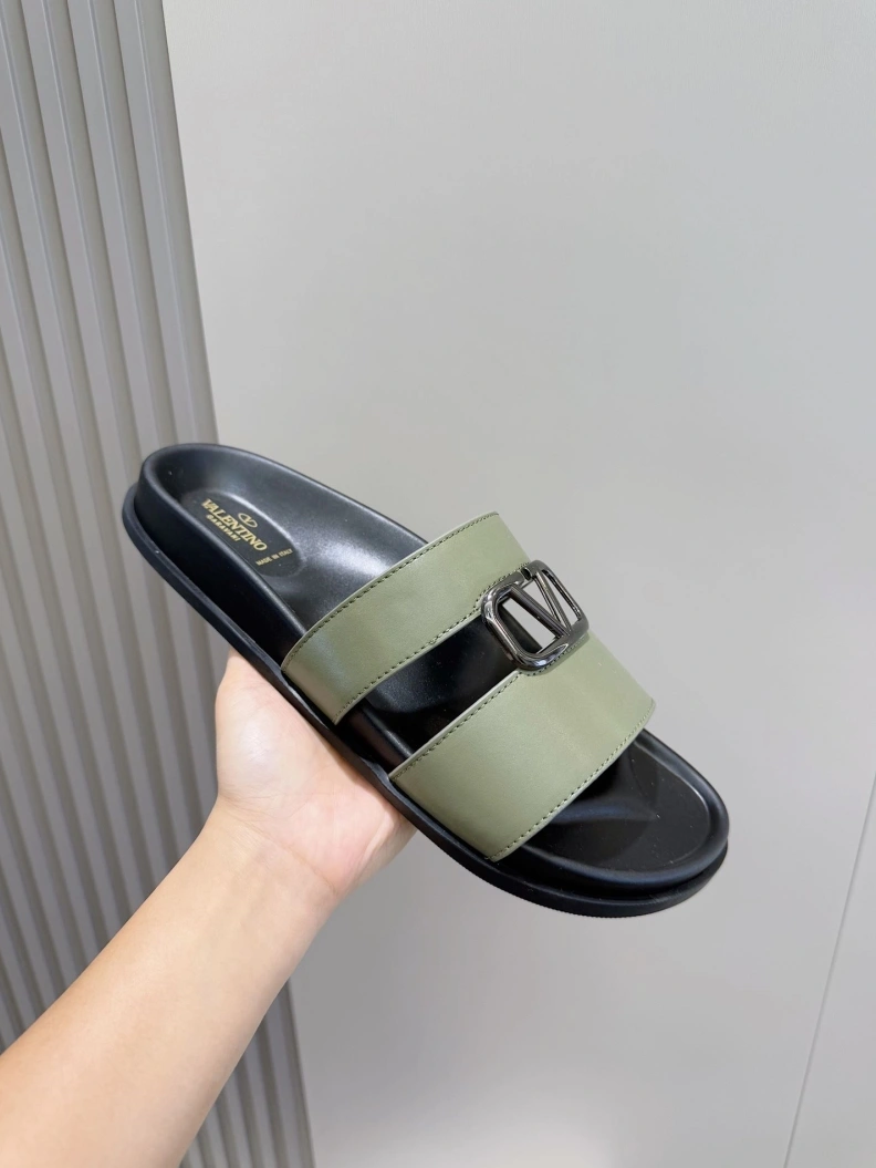 Bold Vxlxntino Slippers 229153