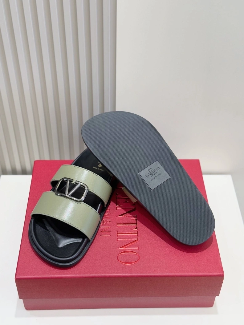 Bold Vxlxntino Slippers 229153