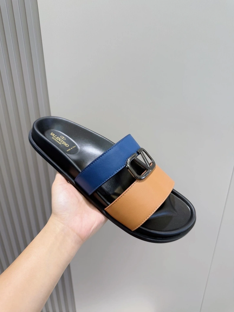 GoAnywhere Vxlxntino Slippers 229141