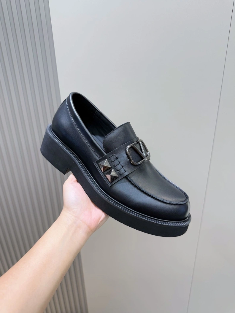 EyeCatching Vxlxntino Leather Shoes 229160
