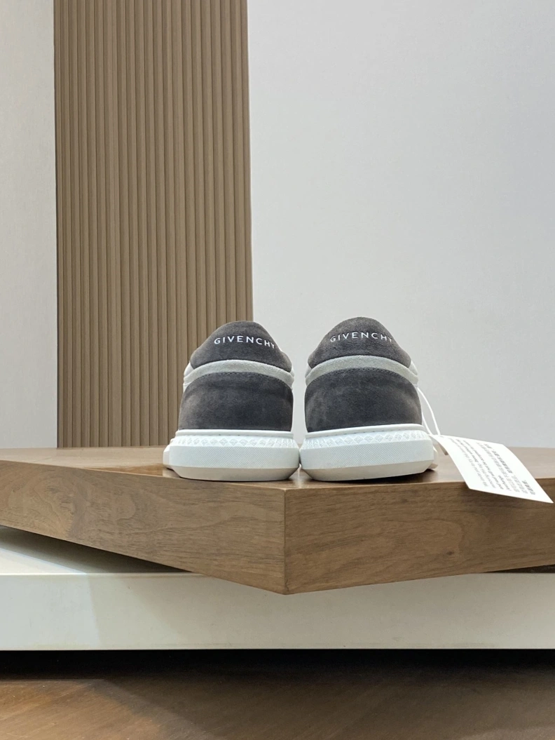 Functional Gxvxnchy Sneakers 152123