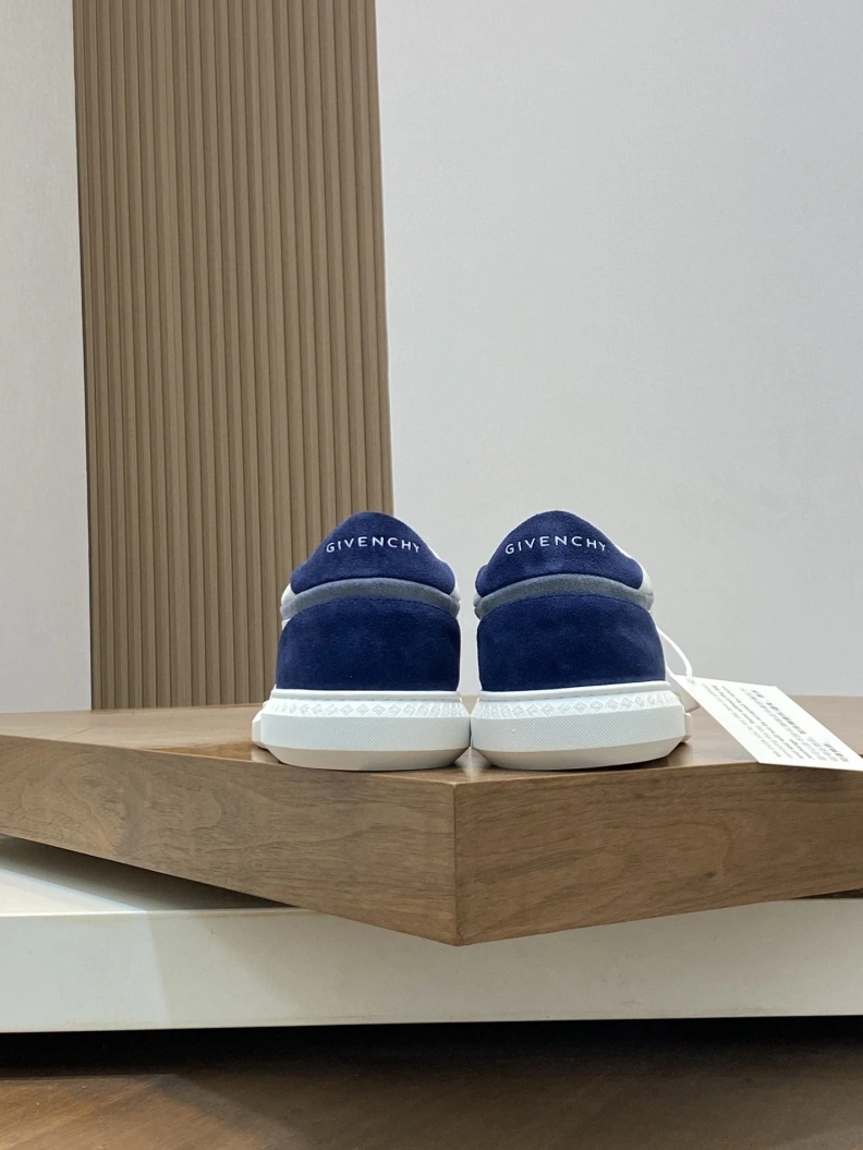Breathable Gxvxnchy Sneakers 152122