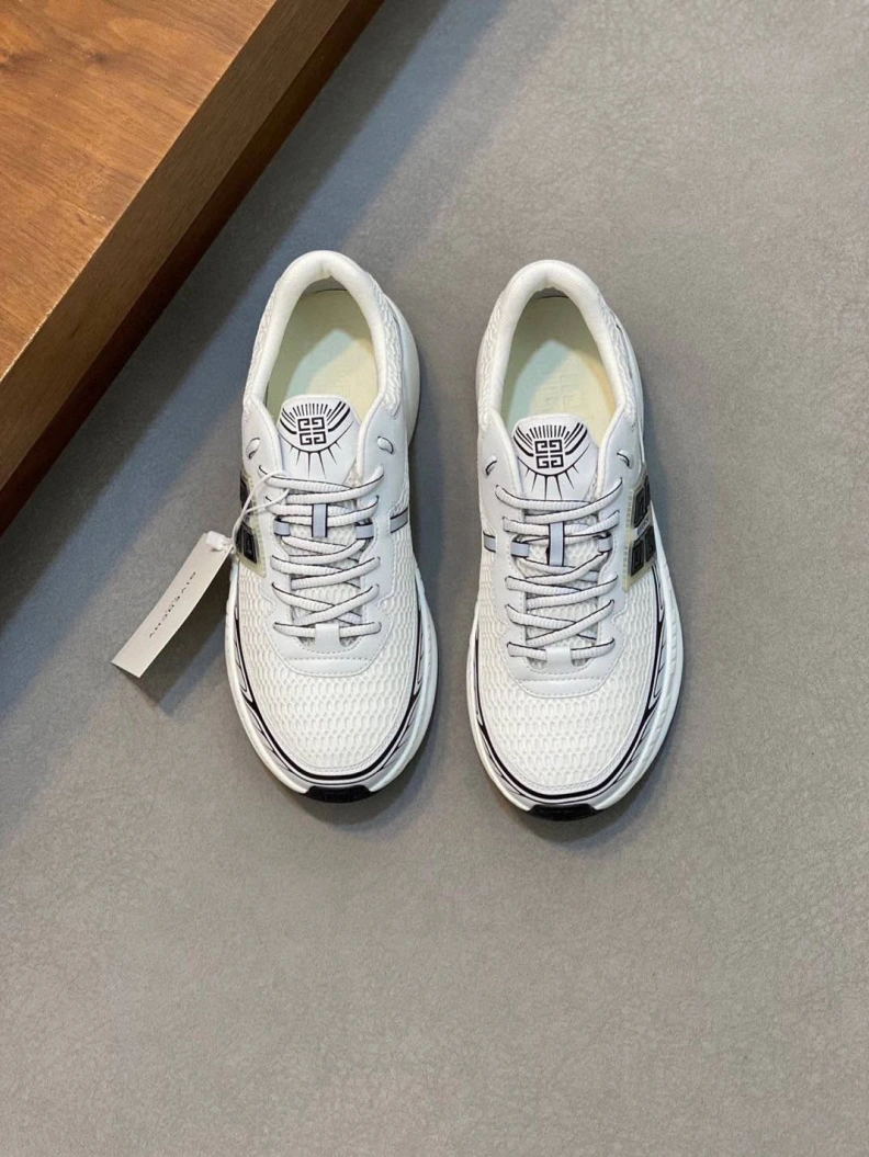 Gxvxnchy Sneakers Practical 152117