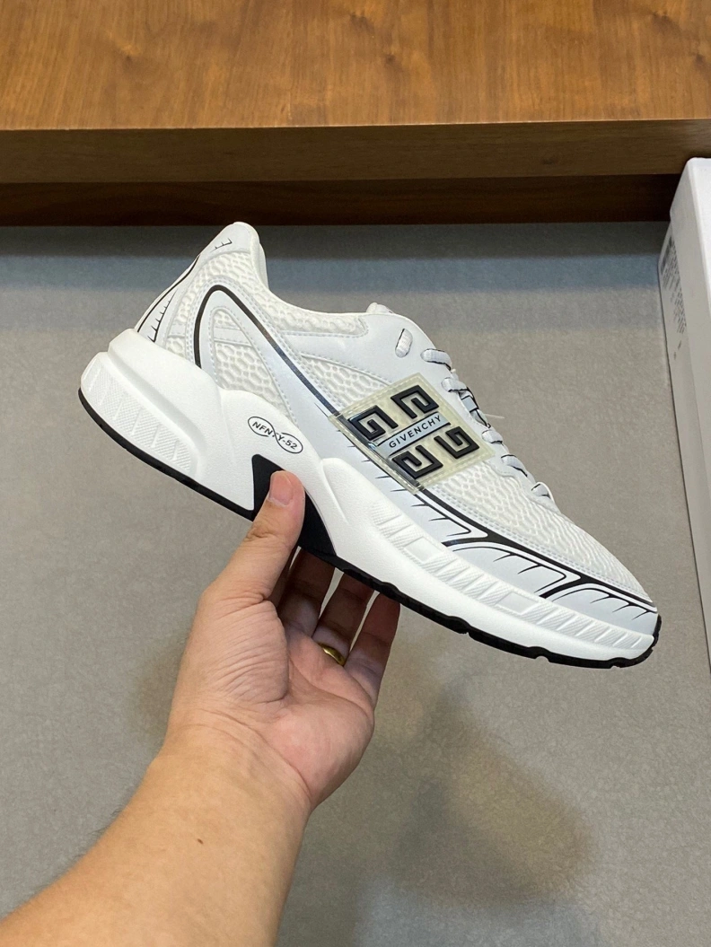Gxvxnchy Sneakers Practical 152117