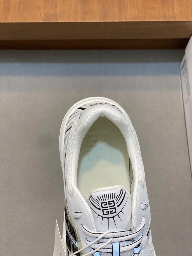 Gxvxnchy Sneakers Practical 152117