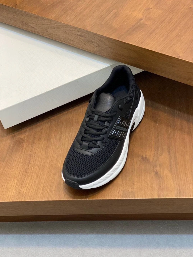 Trendy Gxvxnchy Sneakers 152114