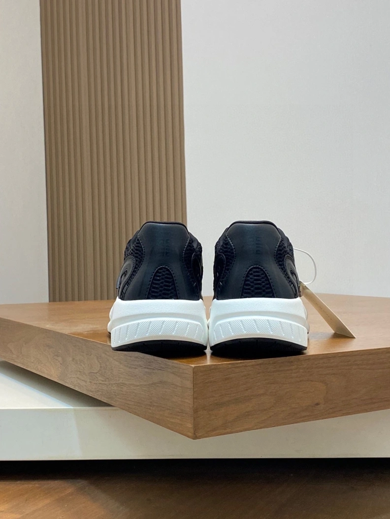 Trendy Gxvxnchy Sneakers 152114