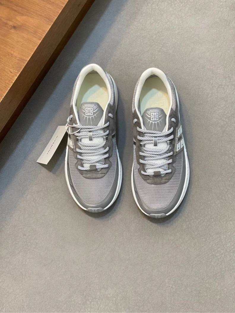 Timeless Gxvxnchy Sneakers 152113