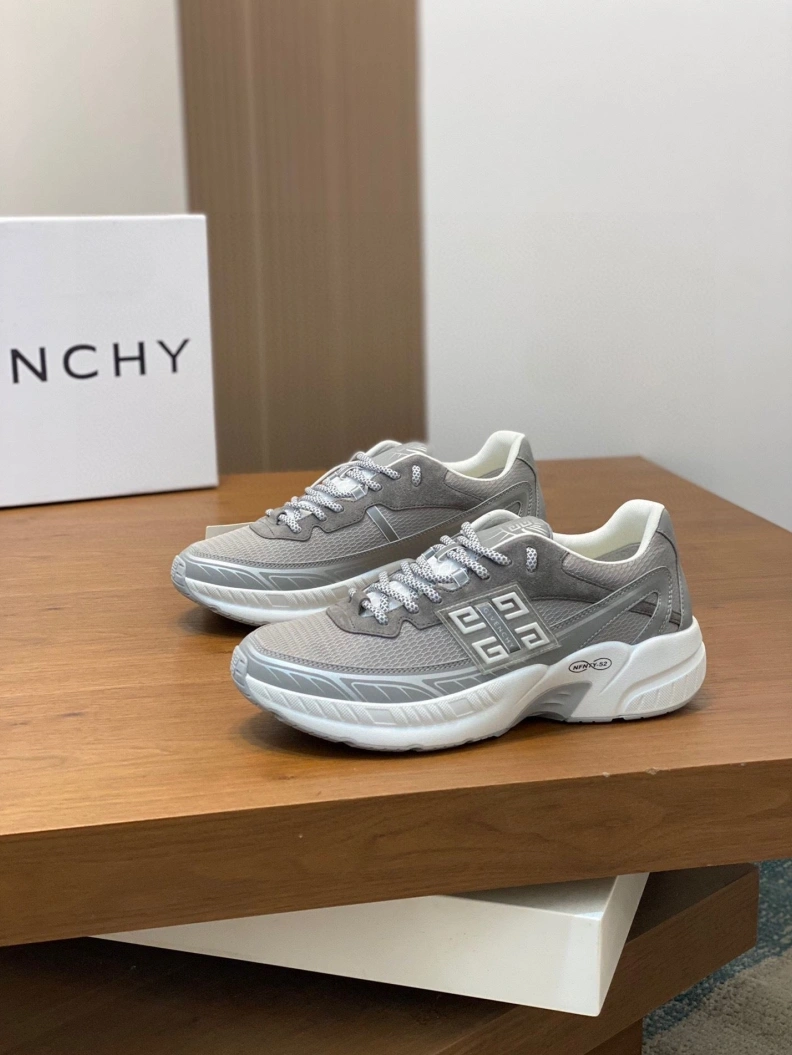 Timeless Gxvxnchy Sneakers 152113