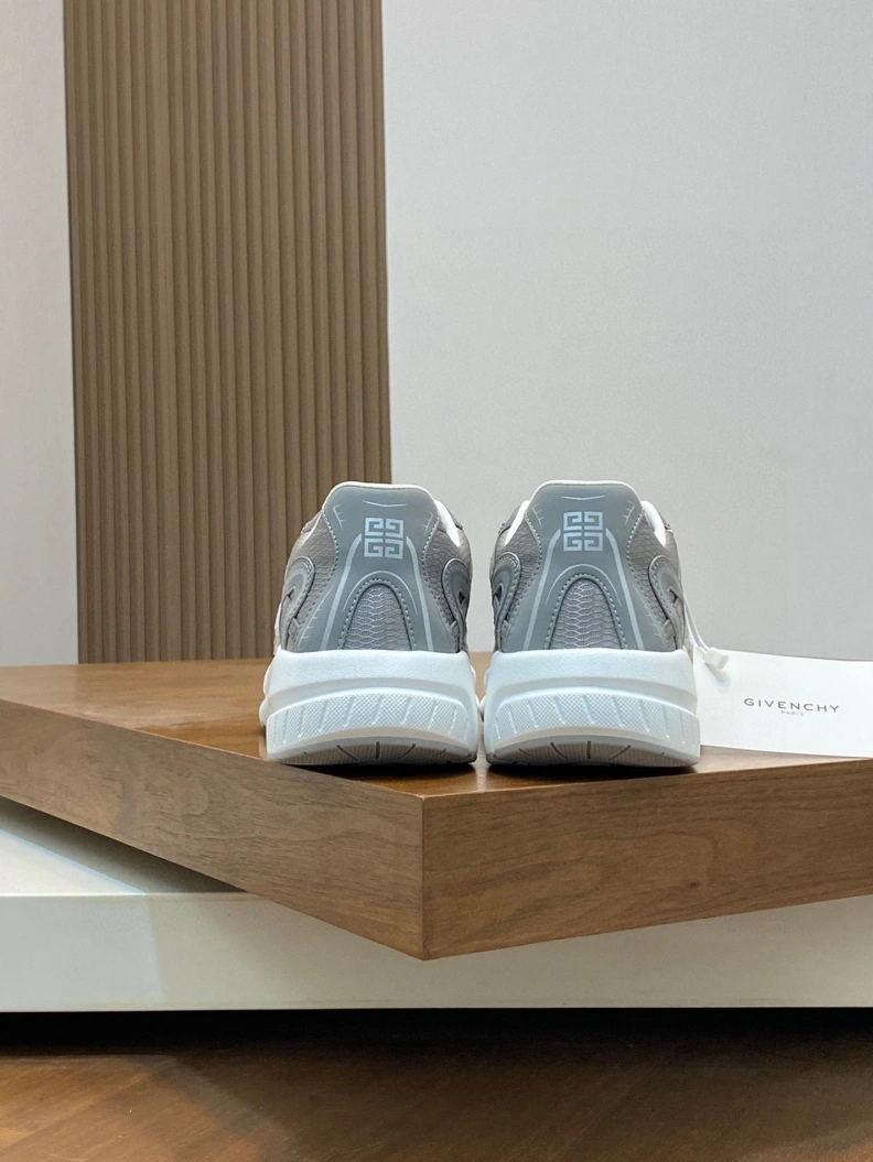 Timeless Gxvxnchy Sneakers 152113