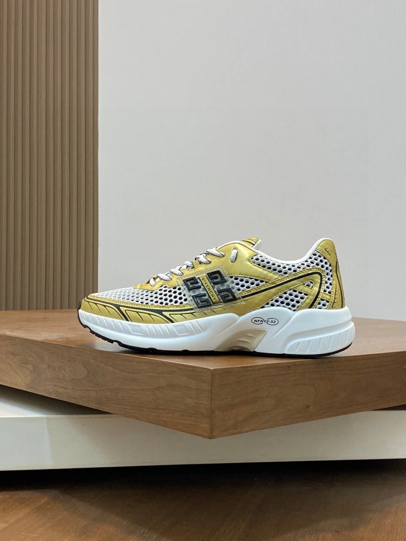 Gxvxnchy Sneakers Sophisticated 152118